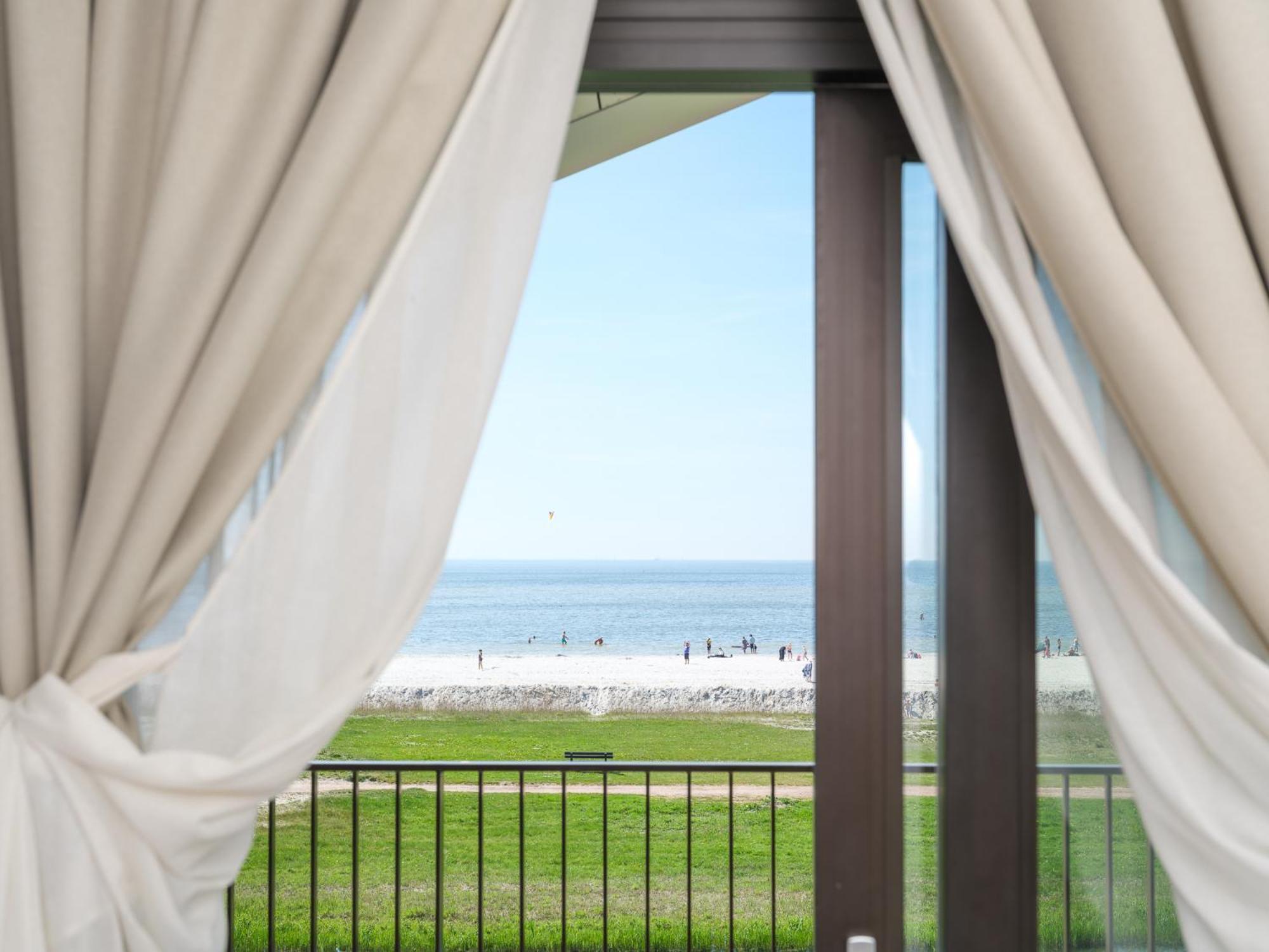 Marinapark Beach Resort Soal Workum Bilik gambar